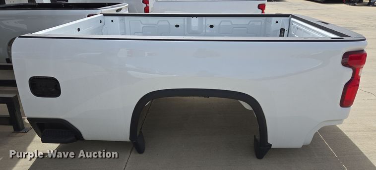 image for item EL5671 Pickup truck bed