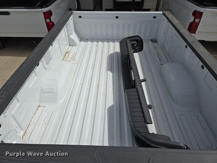 image for item EL5671 Pickup truck bed