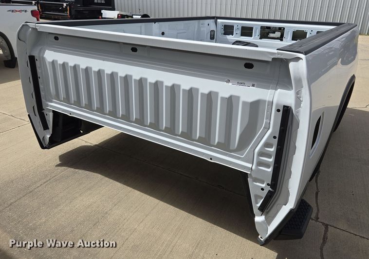 image for item EL5672 Pickup truck bed