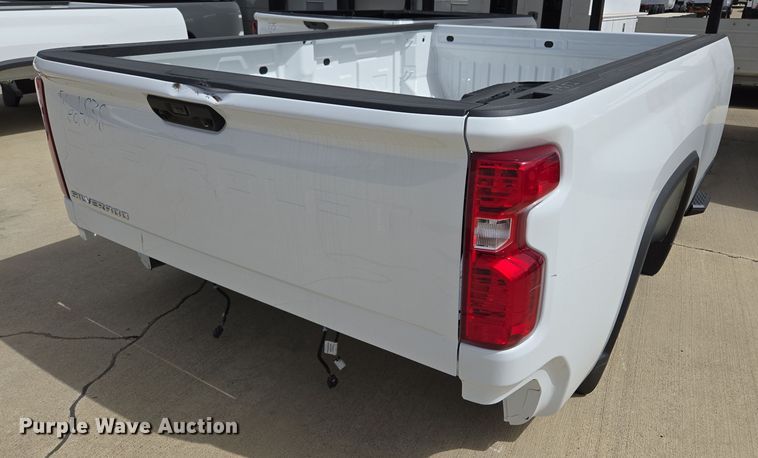 image for item EL5672 Pickup truck bed