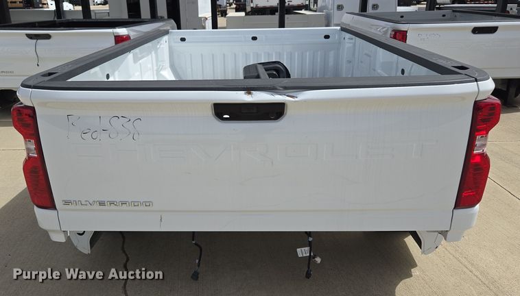 image for item EL5672 Pickup truck bed
