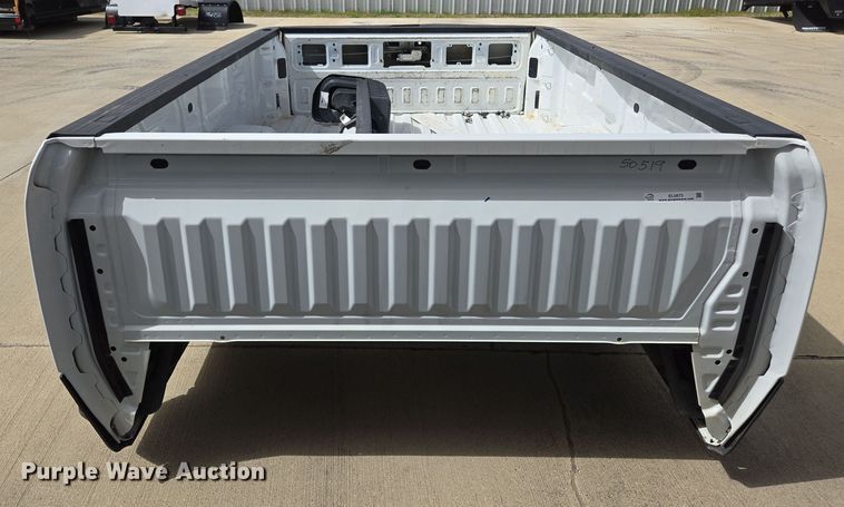 image for item EL5673 Pickup truck bed