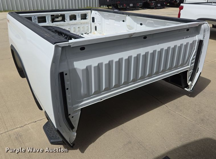 image for item EL5673 Pickup truck bed