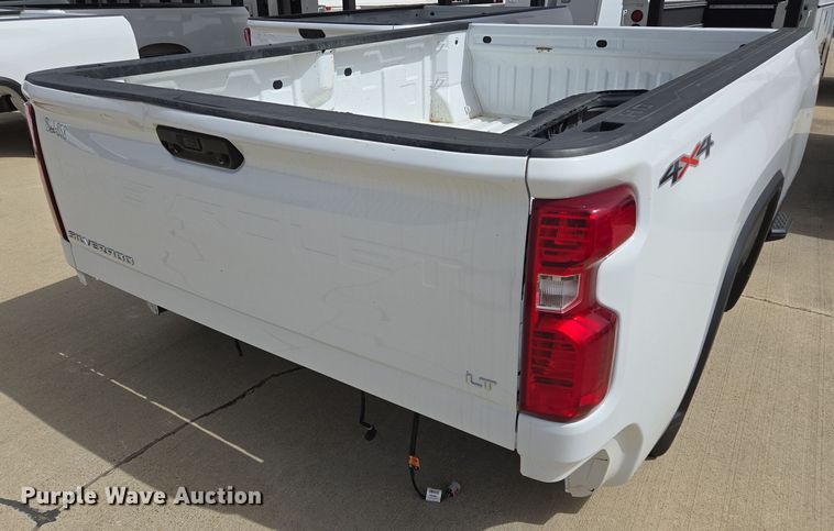 image for item EL5673 Pickup truck bed