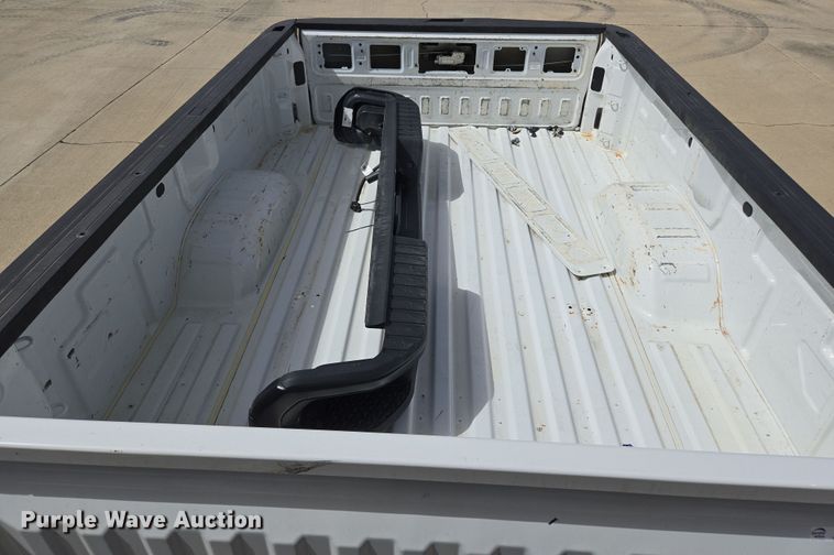 image for item EL5673 Pickup truck bed