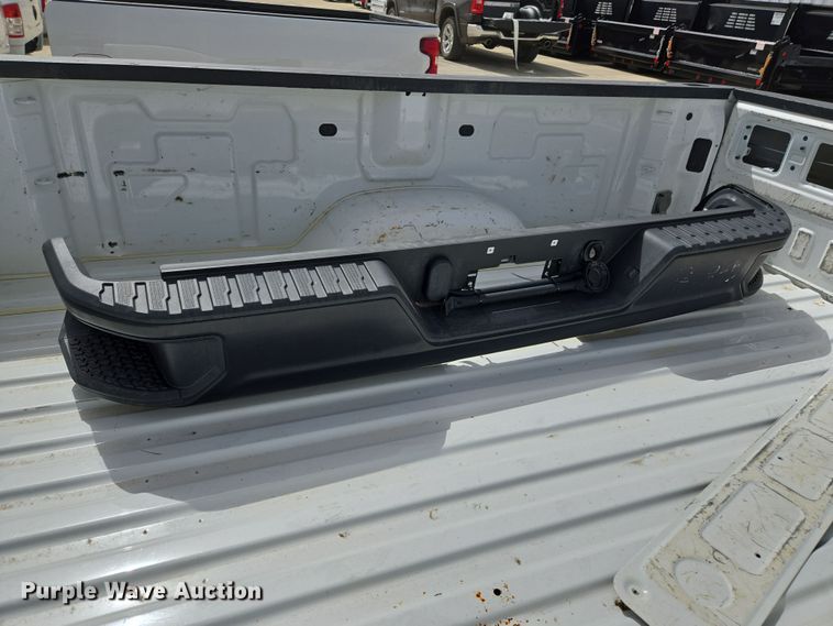 image for item EL5673 Pickup truck bed