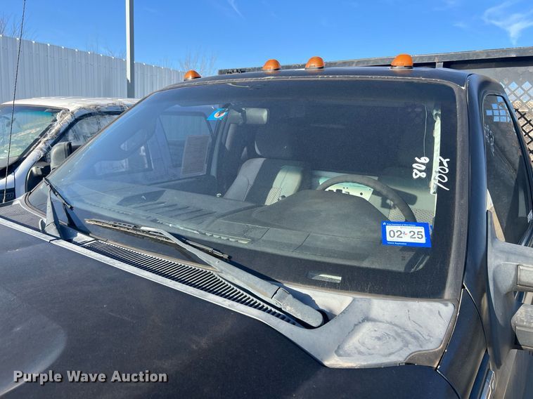 image for item EL5699 2011 Ford F550 Super Duty XL flatbed truck