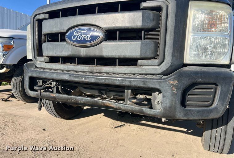 image for item EL5699 2011 Ford F550 Super Duty XL flatbed truck