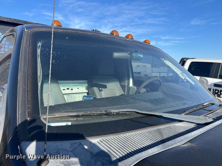 image for item EL5699 2011 Ford F550 Super Duty XL flatbed truck