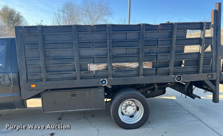 image for item EL5699 2011 Ford F550 Super Duty XL flatbed truck