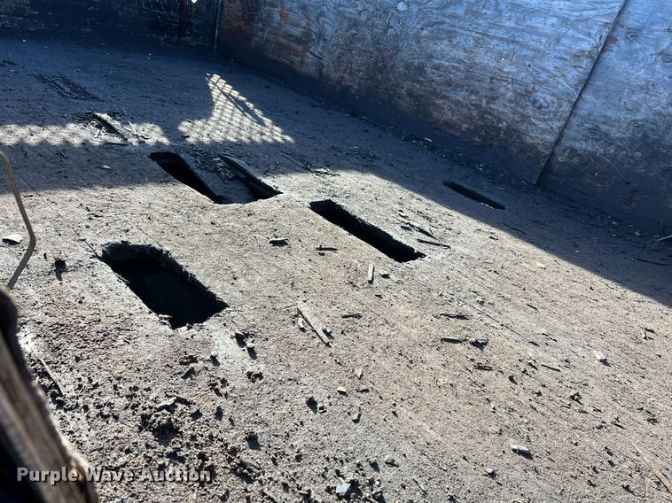 image for item EL5699 2011 Ford F550 Super Duty XL flatbed truck