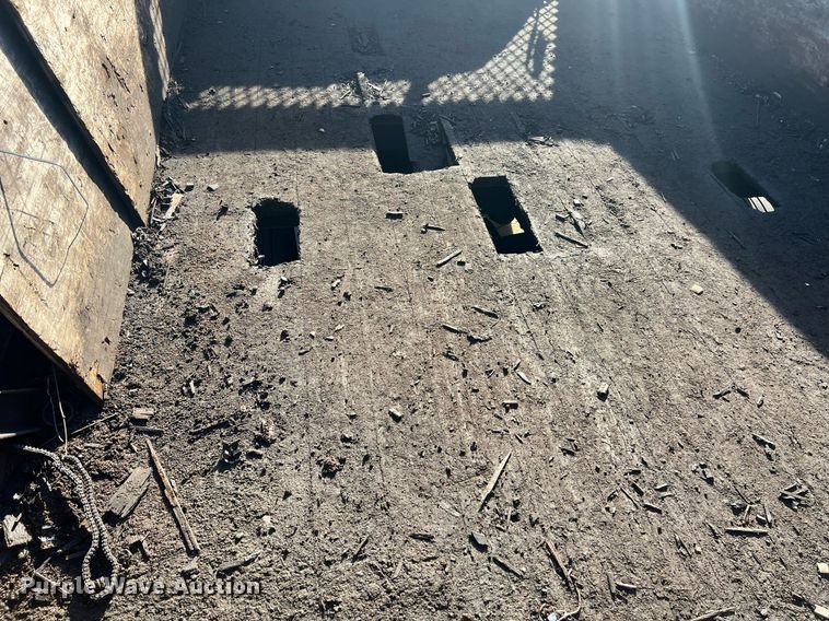 image for item EL5699 2011 Ford F550 Super Duty XL flatbed truck