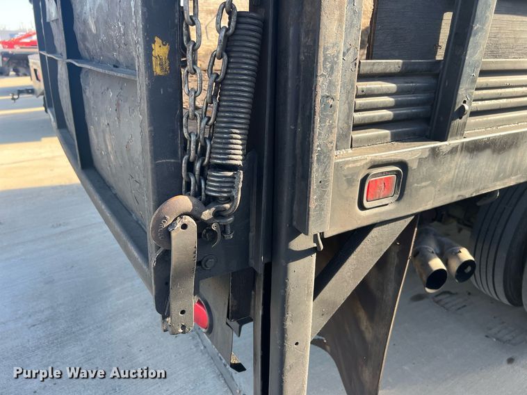 image for item EL5699 2011 Ford F550 Super Duty XL flatbed truck