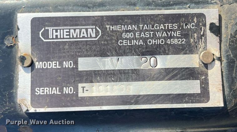 image for item EL5699 2011 Ford F550 Super Duty XL flatbed truck