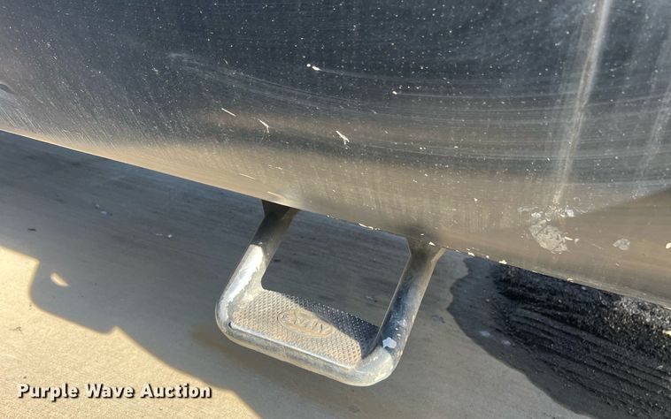 image for item EL5699 2011 Ford F550 Super Duty XL flatbed truck