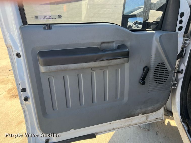 image for item EL5699 2011 Ford F550 Super Duty XL flatbed truck