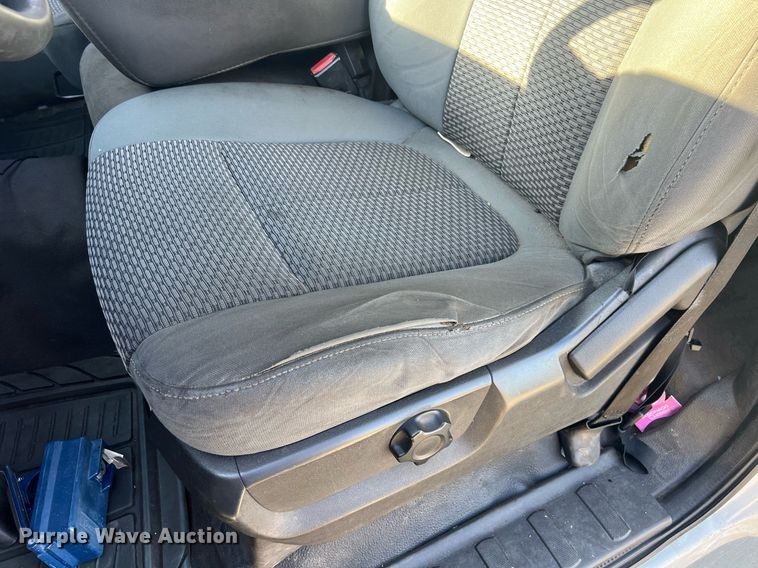 image for item EL5699 2011 Ford F550 Super Duty XL flatbed truck