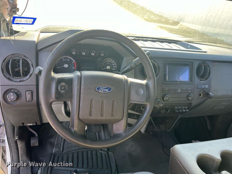 image for item EL5699 2011 Ford F550 Super Duty XL flatbed truck