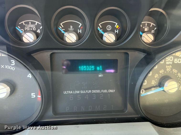 image for item EL5699 2011 Ford F550 Super Duty XL flatbed truck