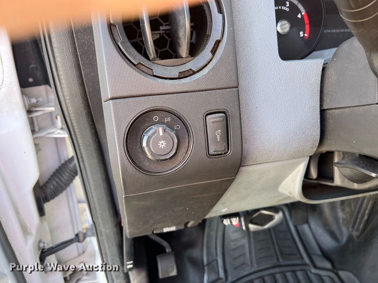 image for item EL5699 2011 Ford F550 Super Duty XL flatbed truck