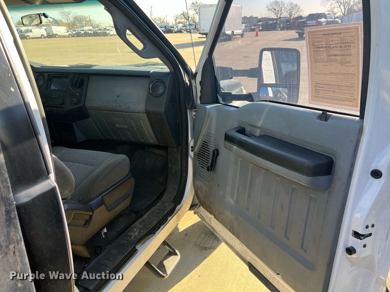 image for item EL5699 2011 Ford F550 Super Duty XL flatbed truck