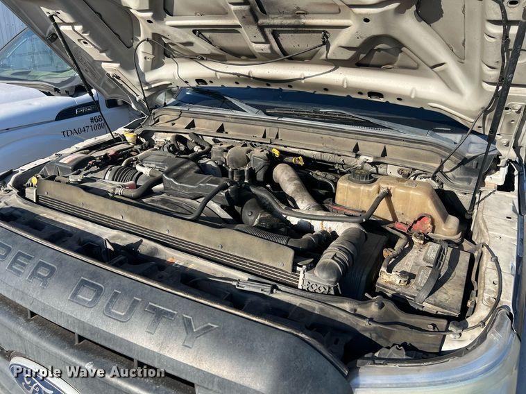 image for item EL5699 2011 Ford F550 Super Duty XL flatbed truck