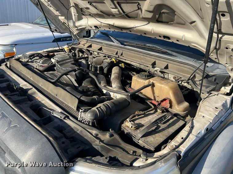 image for item EL5699 2011 Ford F550 Super Duty XL flatbed truck