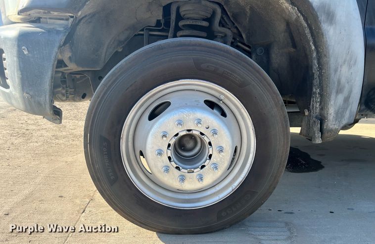 image for item EL5699 2011 Ford F550 Super Duty XL flatbed truck