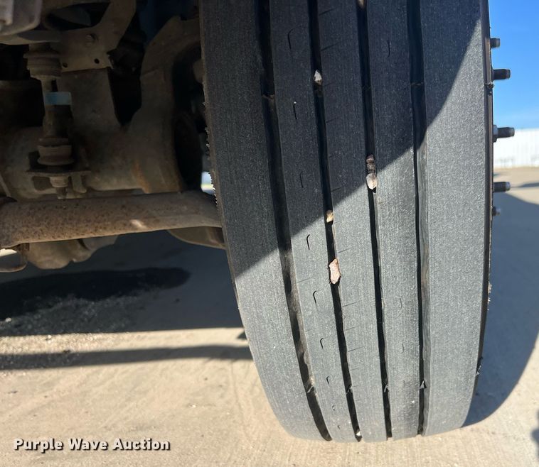 image for item EL5699 2011 Ford F550 Super Duty XL flatbed truck