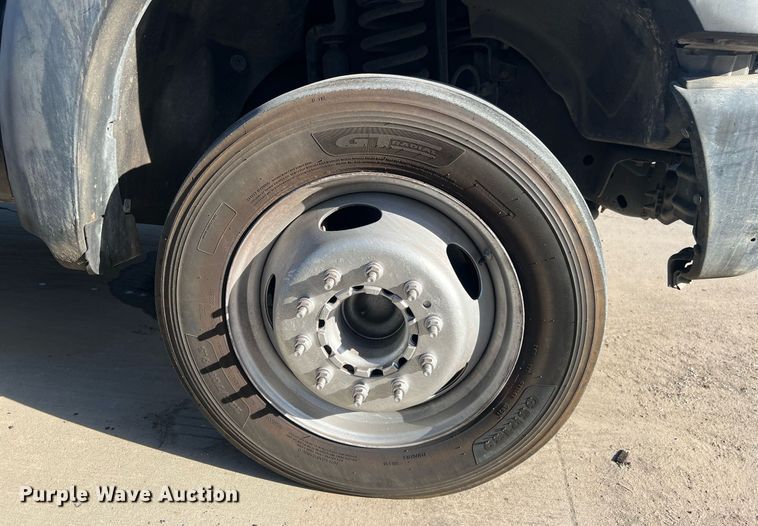 image for item EL5699 2011 Ford F550 Super Duty XL flatbed truck