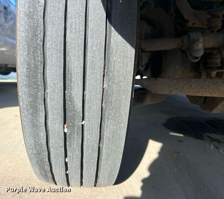 image for item EL5699 2011 Ford F550 Super Duty XL flatbed truck