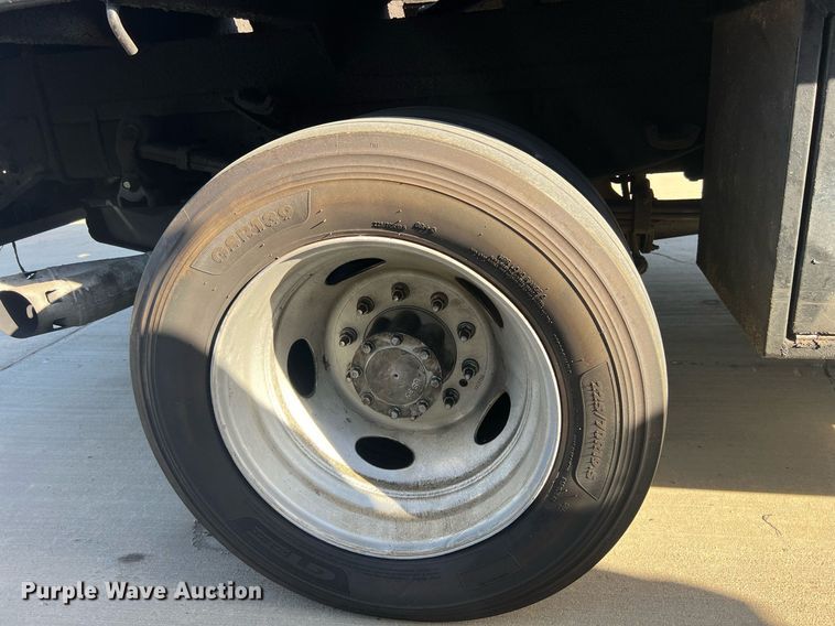 image for item EL5699 2011 Ford F550 Super Duty XL flatbed truck