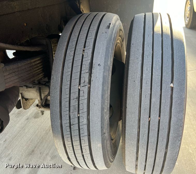 image for item EL5699 2011 Ford F550 Super Duty XL flatbed truck