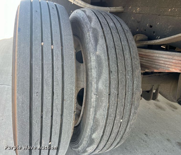 image for item EL5699 2011 Ford F550 Super Duty XL flatbed truck