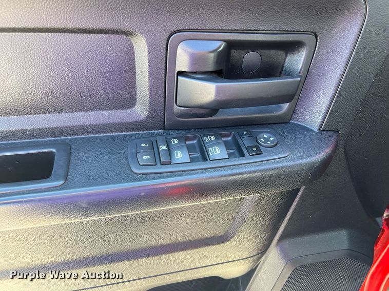 image for item EL5701 2015 Dodge Ram 5500 Crew Cab flatbed truck