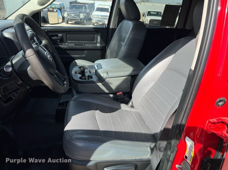 image for item EL5701 2015 Dodge Ram 5500 Crew Cab flatbed truck