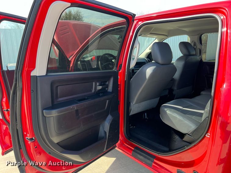 image for item EL5701 2015 Dodge Ram 5500 Crew Cab flatbed truck