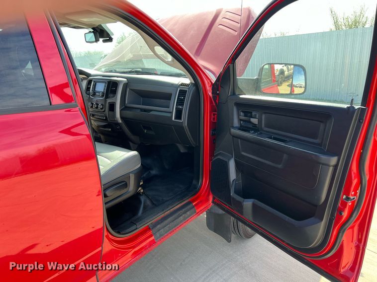 image for item EL5701 2015 Dodge Ram 5500 Crew Cab flatbed truck