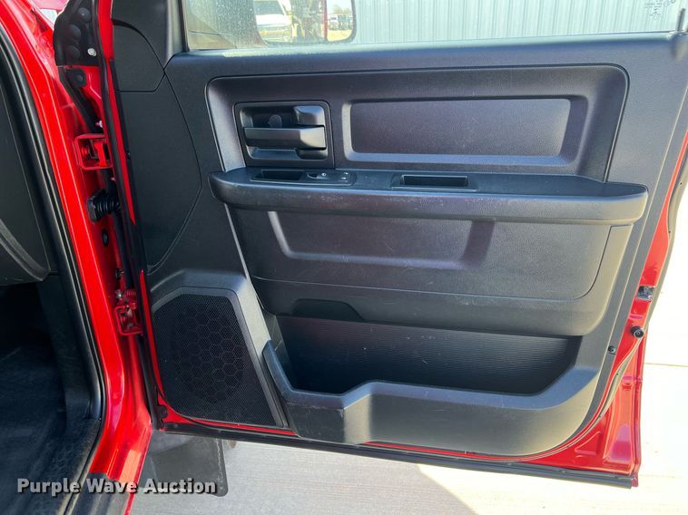 image for item EL5701 2015 Dodge Ram 5500 Crew Cab flatbed truck