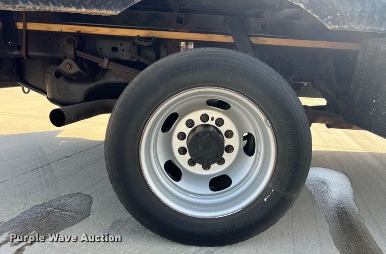 image for item EL5701 2015 Dodge Ram 5500 Crew Cab flatbed truck