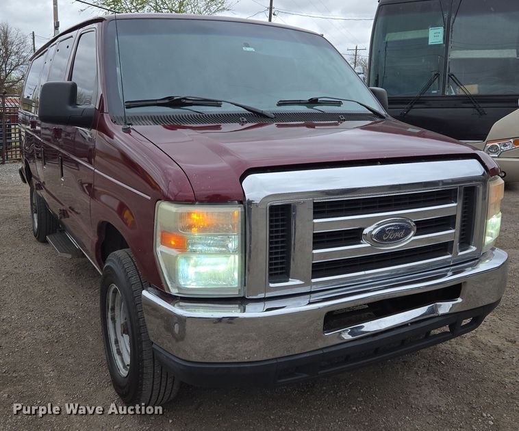 image for item EL5717 2007 Ford E350 Super Duty van