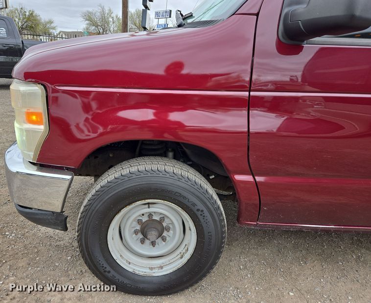 image for item EL5717 2007 Ford E350 Super Duty van