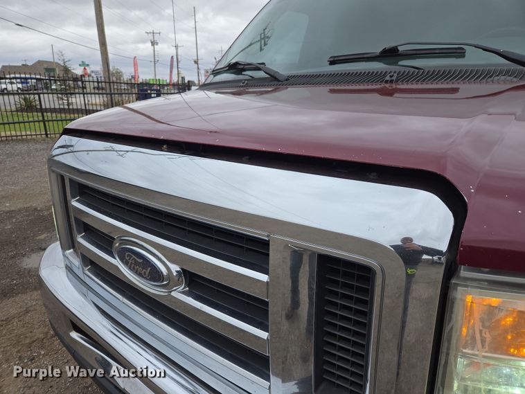 image for item EL5717 2007 Ford E350 Super Duty van