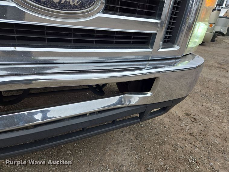 image for item EL5717 2007 Ford E350 Super Duty van