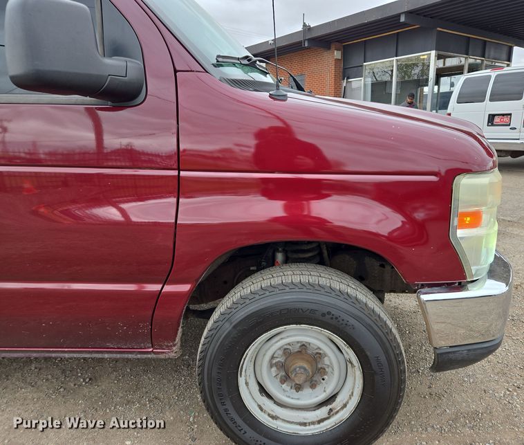 image for item EL5717 2007 Ford E350 Super Duty van