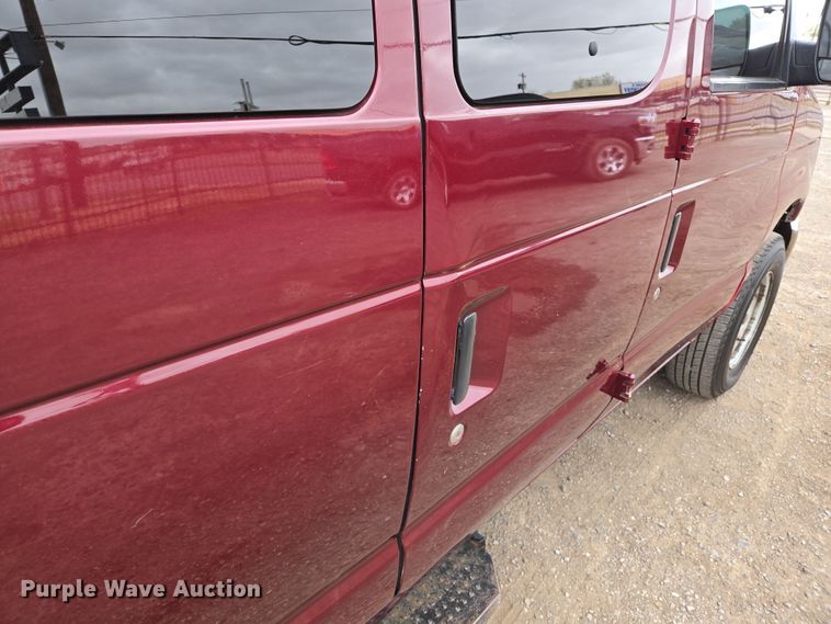 image for item EL5717 2007 Ford E350 Super Duty van