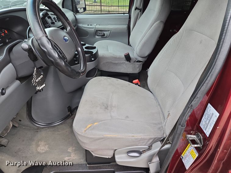 image for item EL5717 2007 Ford E350 Super Duty van