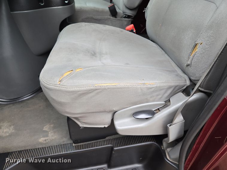 image for item EL5717 2007 Ford E350 Super Duty van