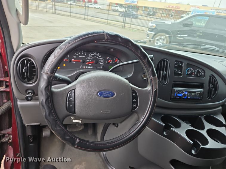 image for item EL5717 2007 Ford E350 Super Duty van