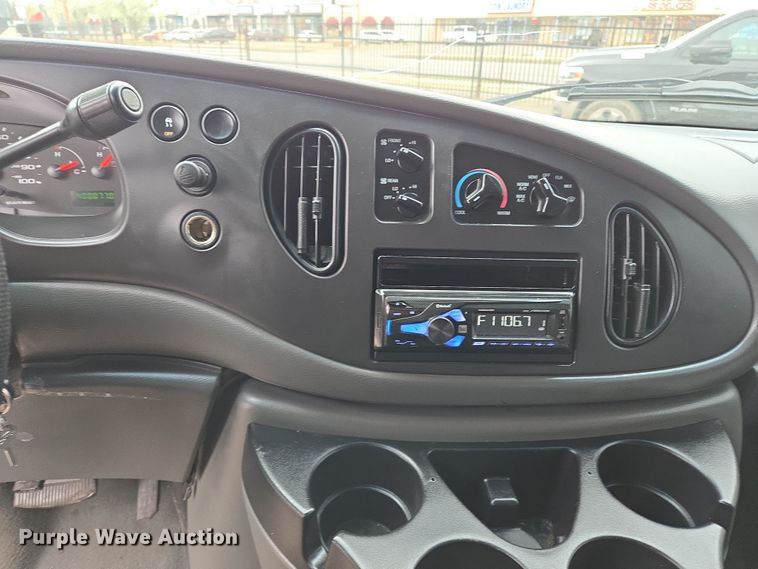 image for item EL5717 2007 Ford E350 Super Duty van